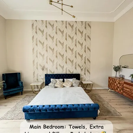 Luxury Parisian Designed 3-bedroom Gem In Heart Of Апартаменты Будапешт