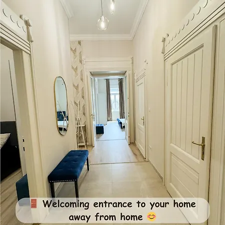 Luxury Parisian Designed 3-bedroom Gem In Heart Of Apartmán *